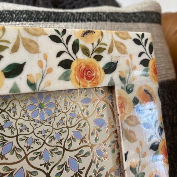 Handcrafted 4x6 Yellow Rose Mosaic Picture Frame NEW - Picture 2 of 2